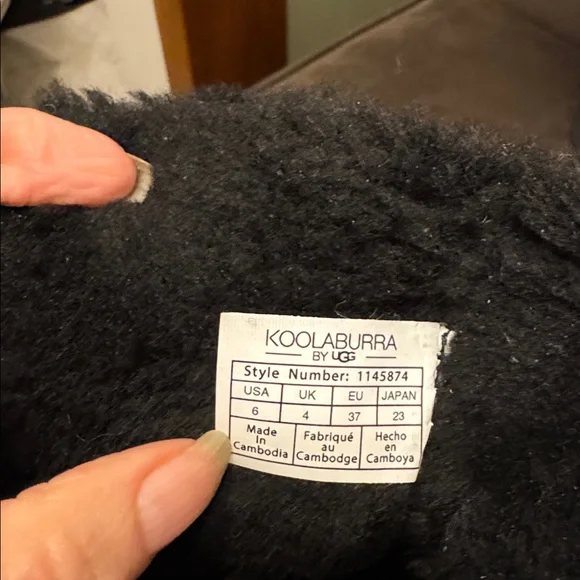 Koolaburra Black Plush Footwear - Picture 5 of 6